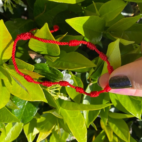 Red bracelets - Picture 2 of 3
